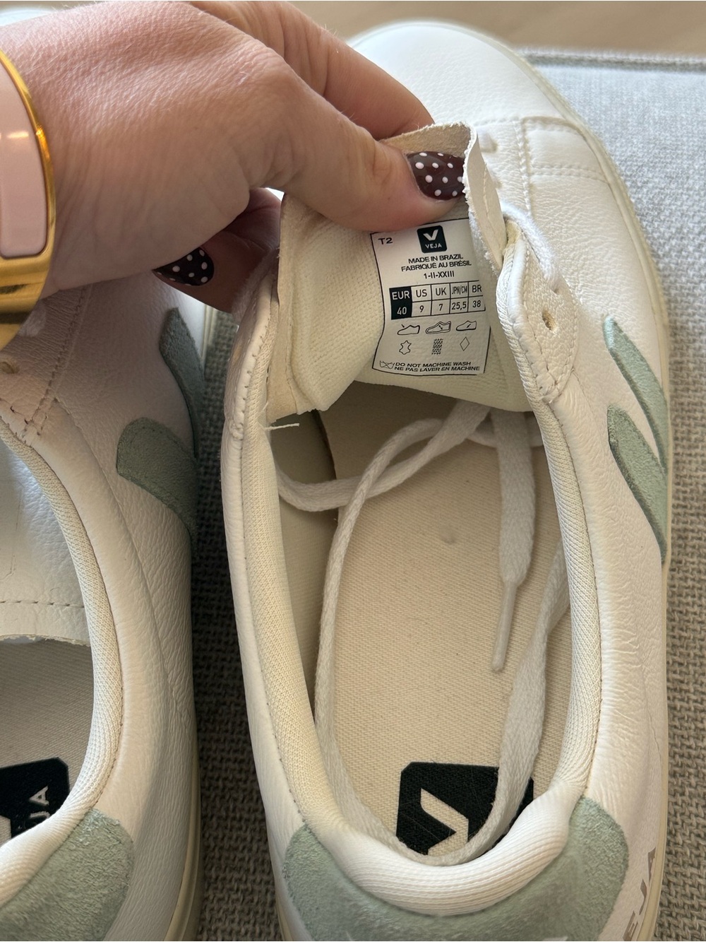 Veja Sneakers - Picture 6 of 6